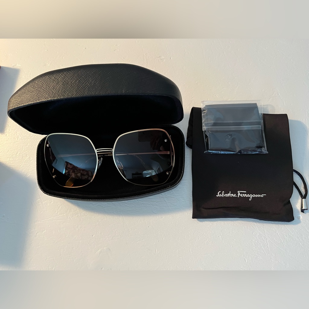 Salvatore Ferragamo Sunglasses Sf202s